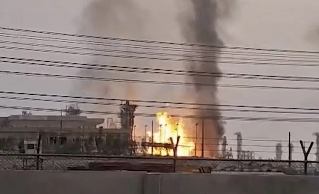 伊朗南部南帕尔斯天然气田于当地时间14日